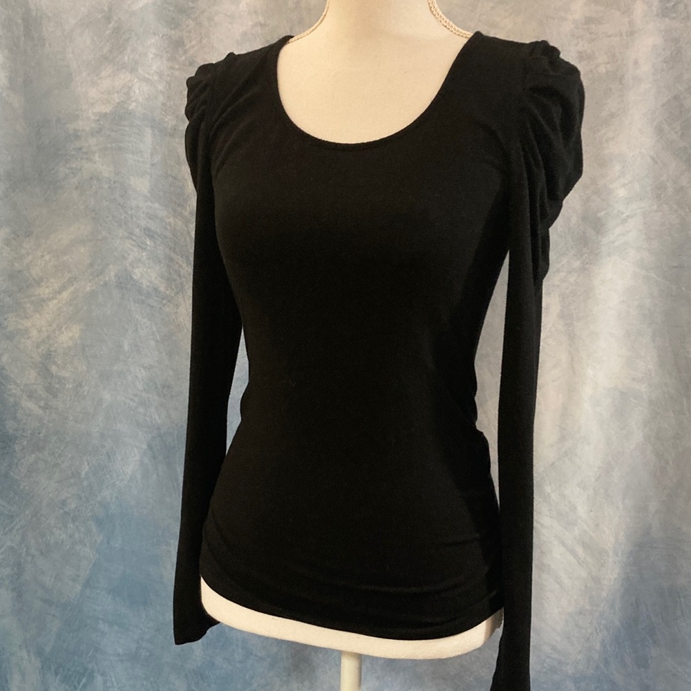 🍀2for$25🍀 Elegant Black Long Sleeve Top W/ Ruched Shoulders Medium Runs Small